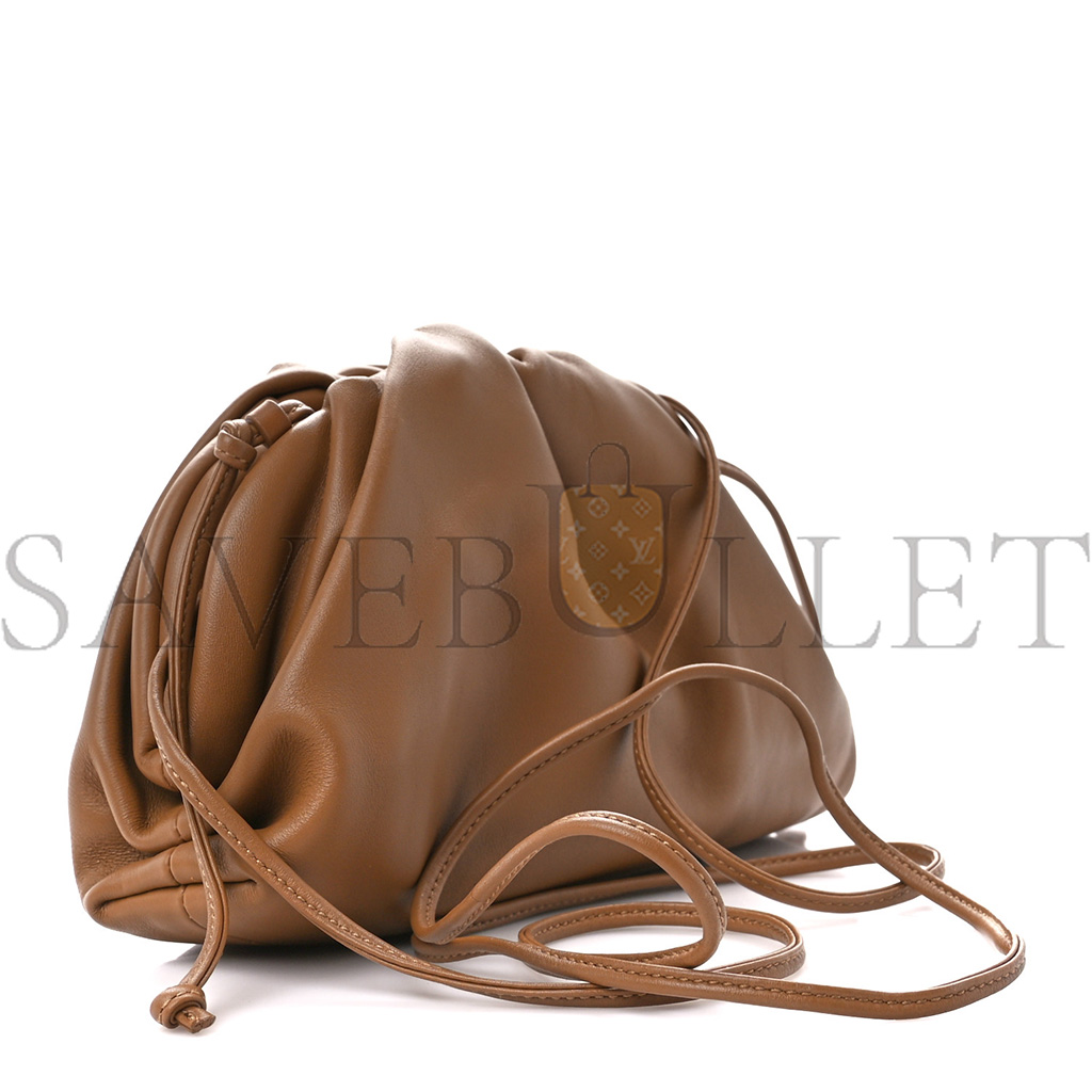 BOTTEGA VENETA BUTTER CALFSKIN THE MINI POUCH CAMEL  (20*13*6cm)