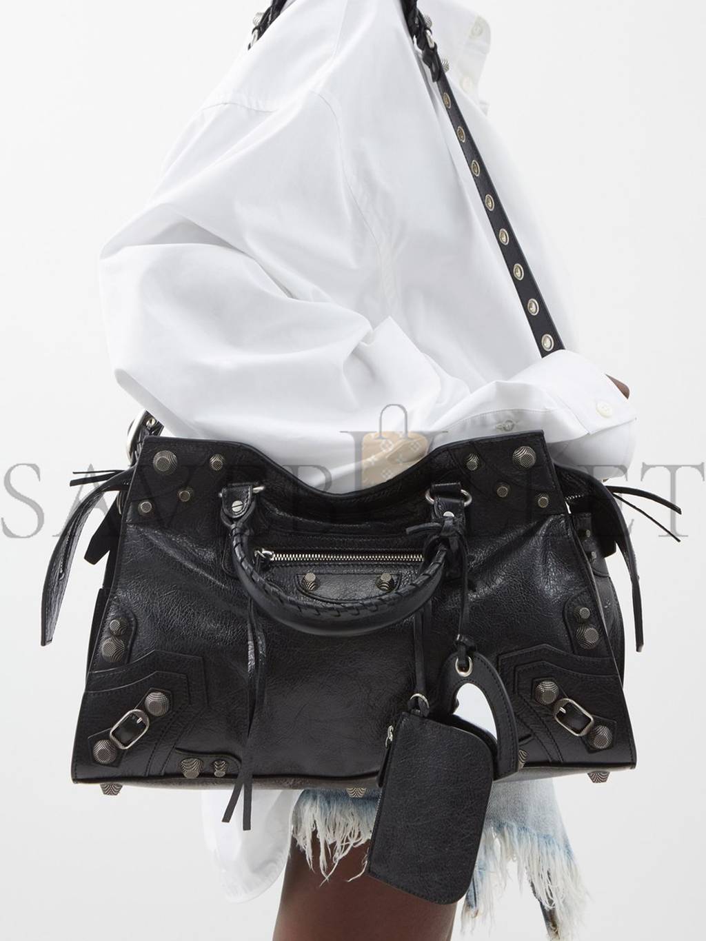 BALENCIAGA BLACK NEO CAGOLE CITY GRAINED-LEATHER SHOULDER BAG MATCHESFASHION US (38*23*16cm)